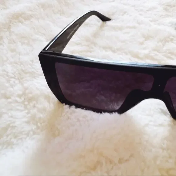 Greta Black Oversized Statement Sunglasses - Picture 3 of 11